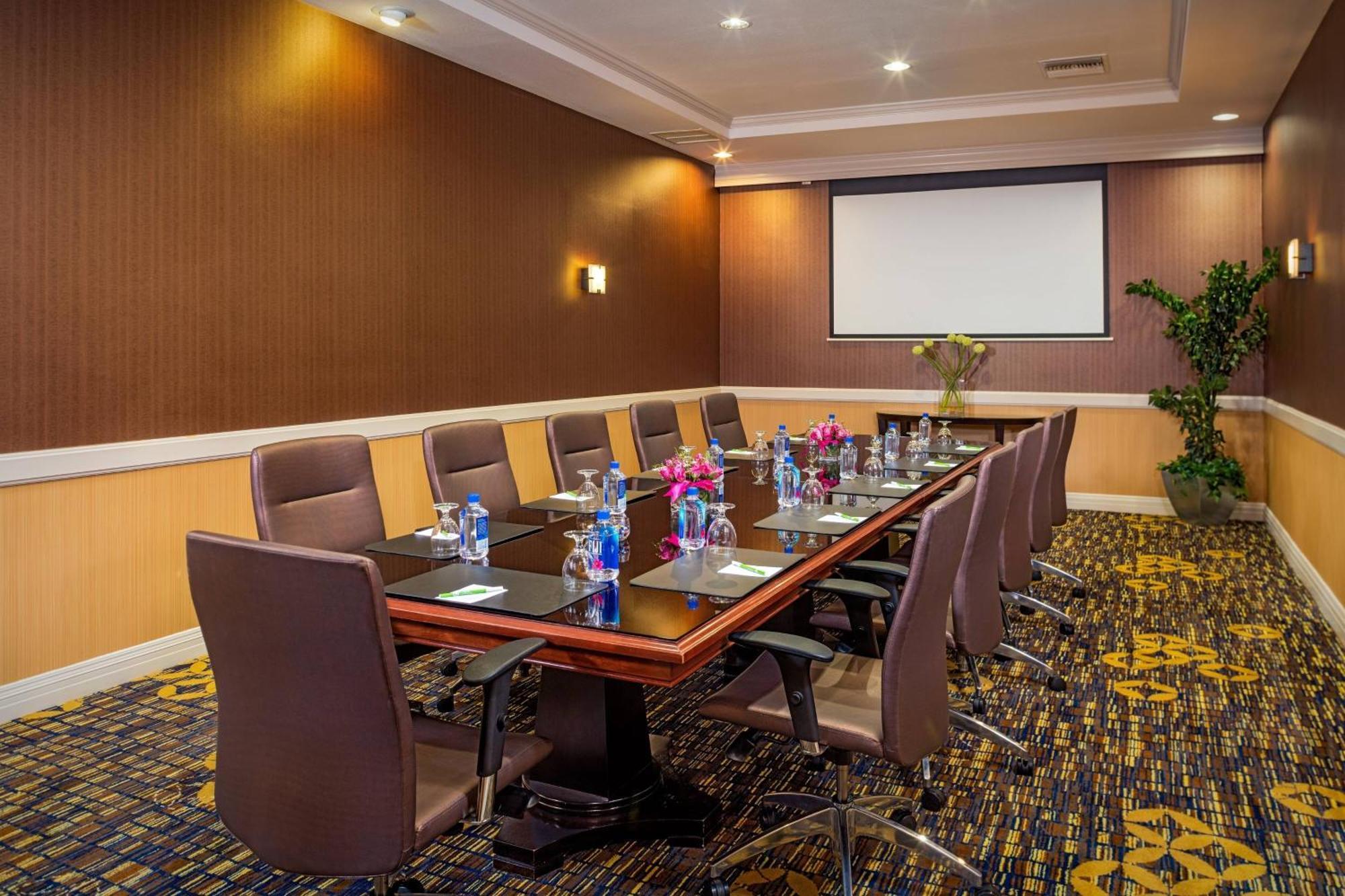 Courtyard By Marriott Los Angeles Pasadena/Monrovia Bagian luar foto