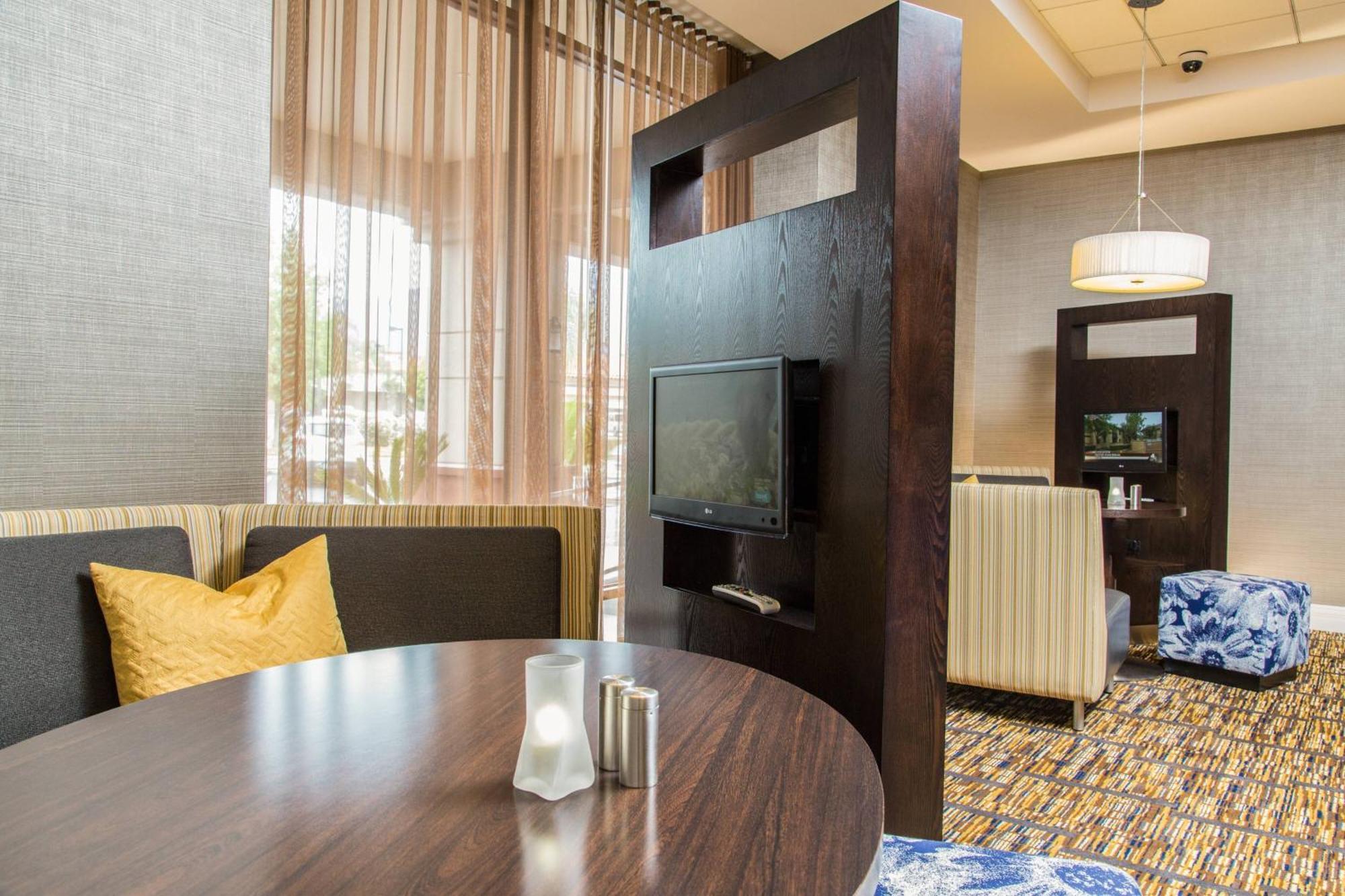 Courtyard By Marriott Los Angeles Pasadena/Monrovia Bagian luar foto