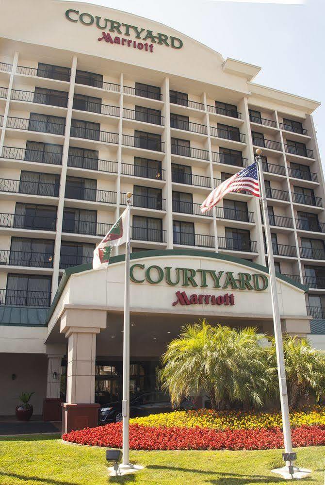 Courtyard By Marriott Los Angeles Pasadena/Monrovia Bagian luar foto